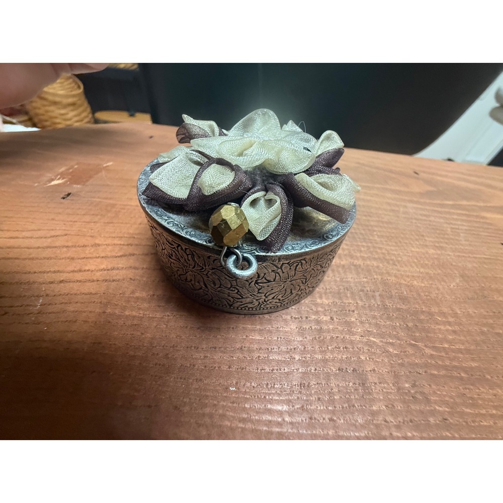 Vintage‎ Style Silver Floral Engraved Trinket Box with Fabric Flower Lid Accent